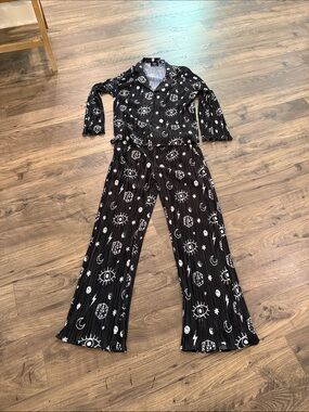 lala. Pleated Black Graphic Button-Front Top & Bottoms